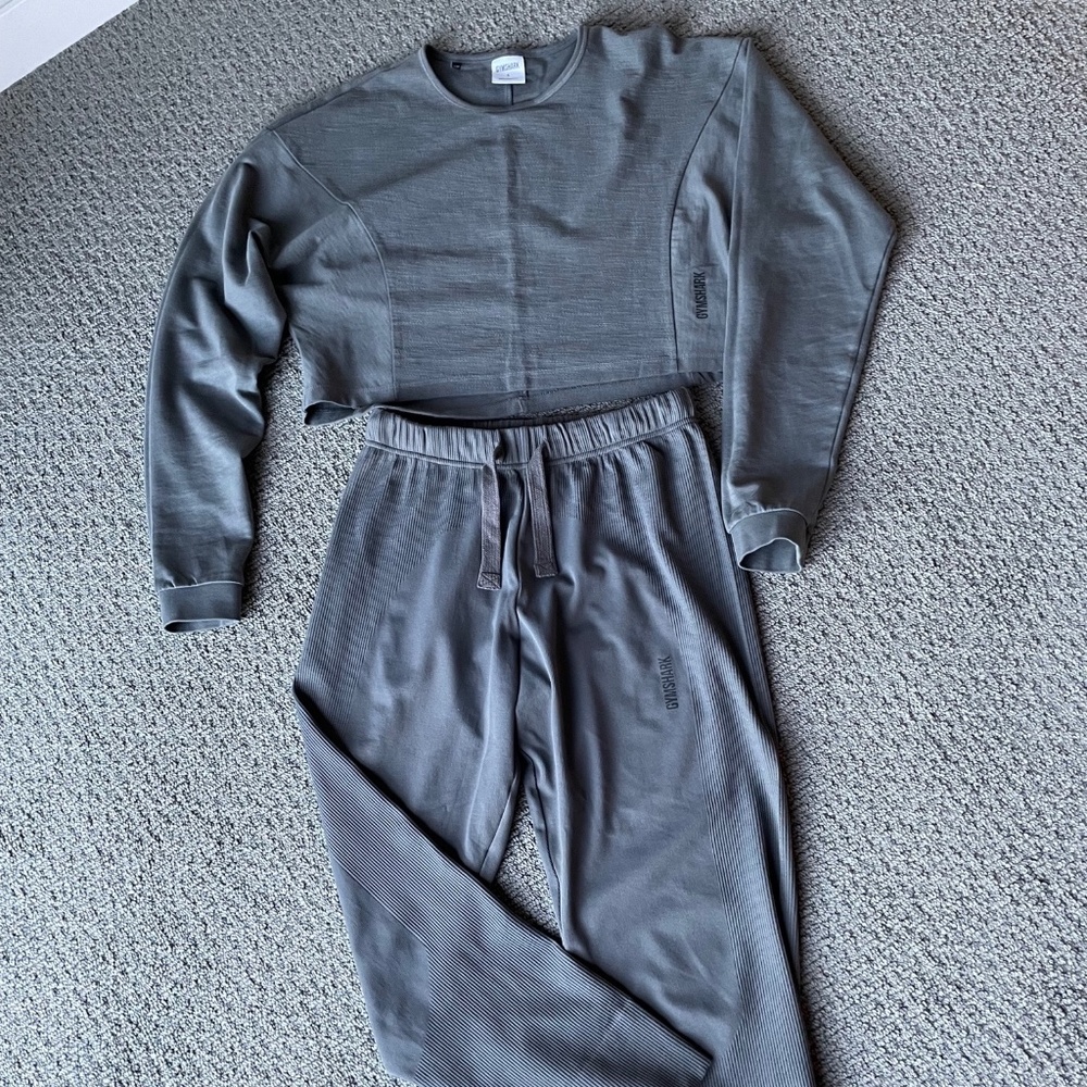 Gymshark Women's Long Sleeve Top & Joggers Gray Set New Size S